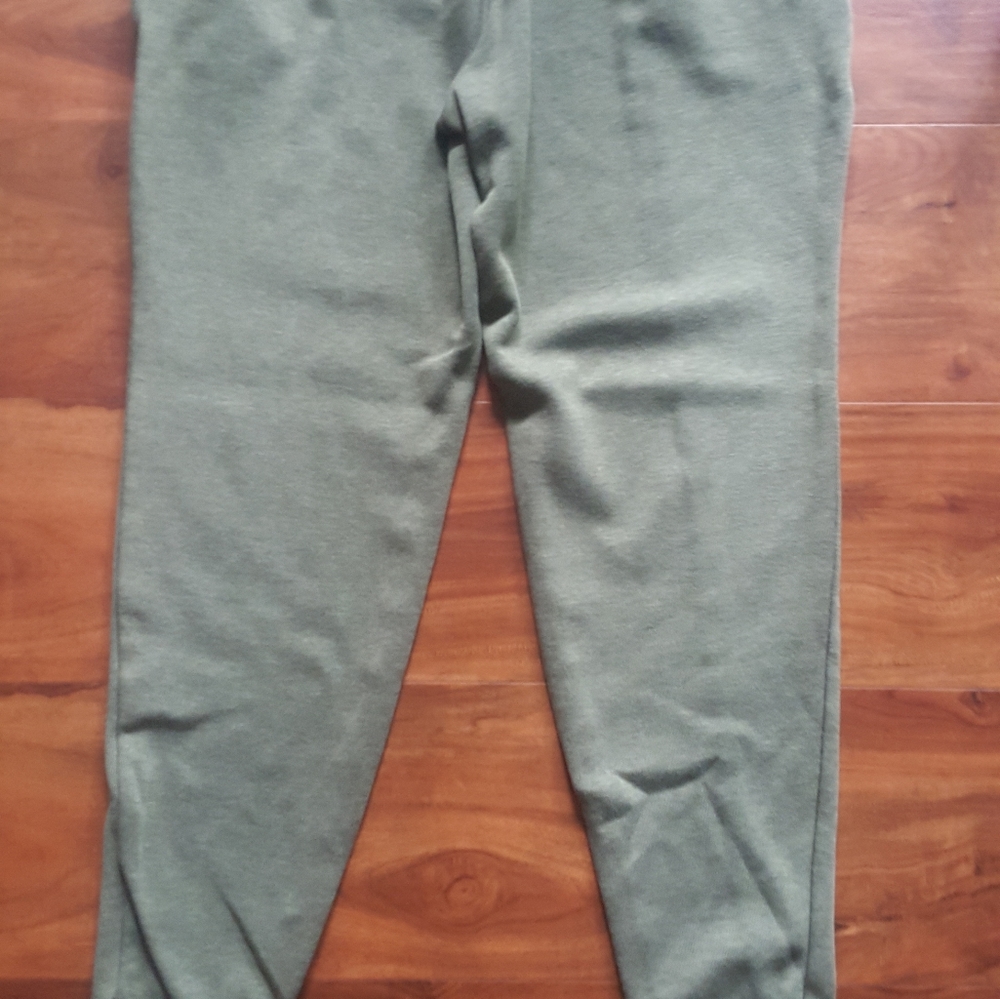 Nike women's joggers - Picture 7 of 9